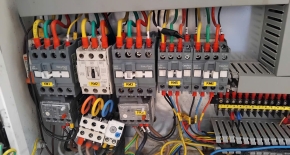Vì sao xưởng sản xuất cần kiểm tra hệ thống điều khiển Chiller mỗi quý?