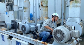 Vệ sinh dàn bay hơi khô Chiller sạch sâu với giá tốt
