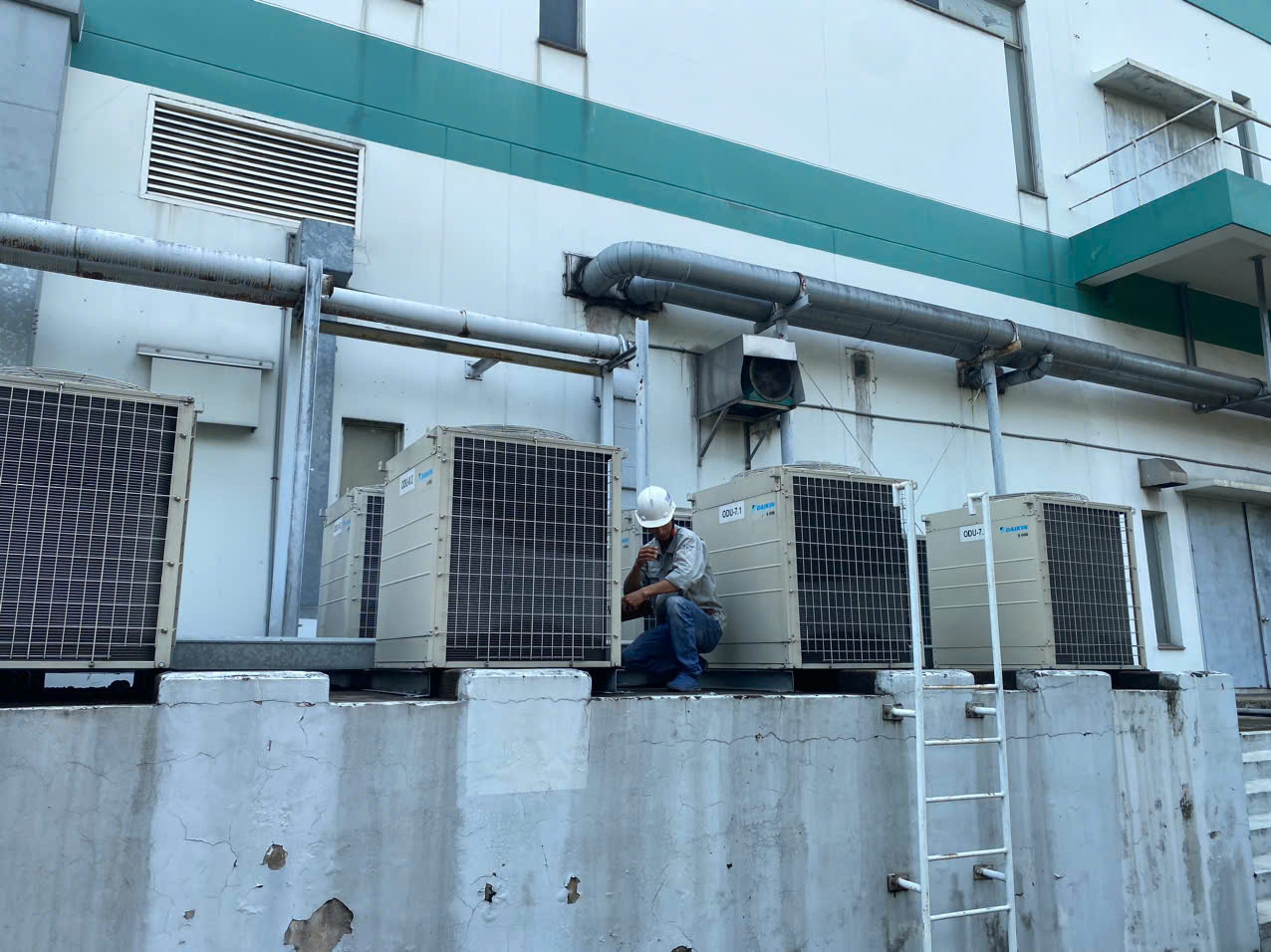 vệ sinh máy chiller ở Bình Dương
