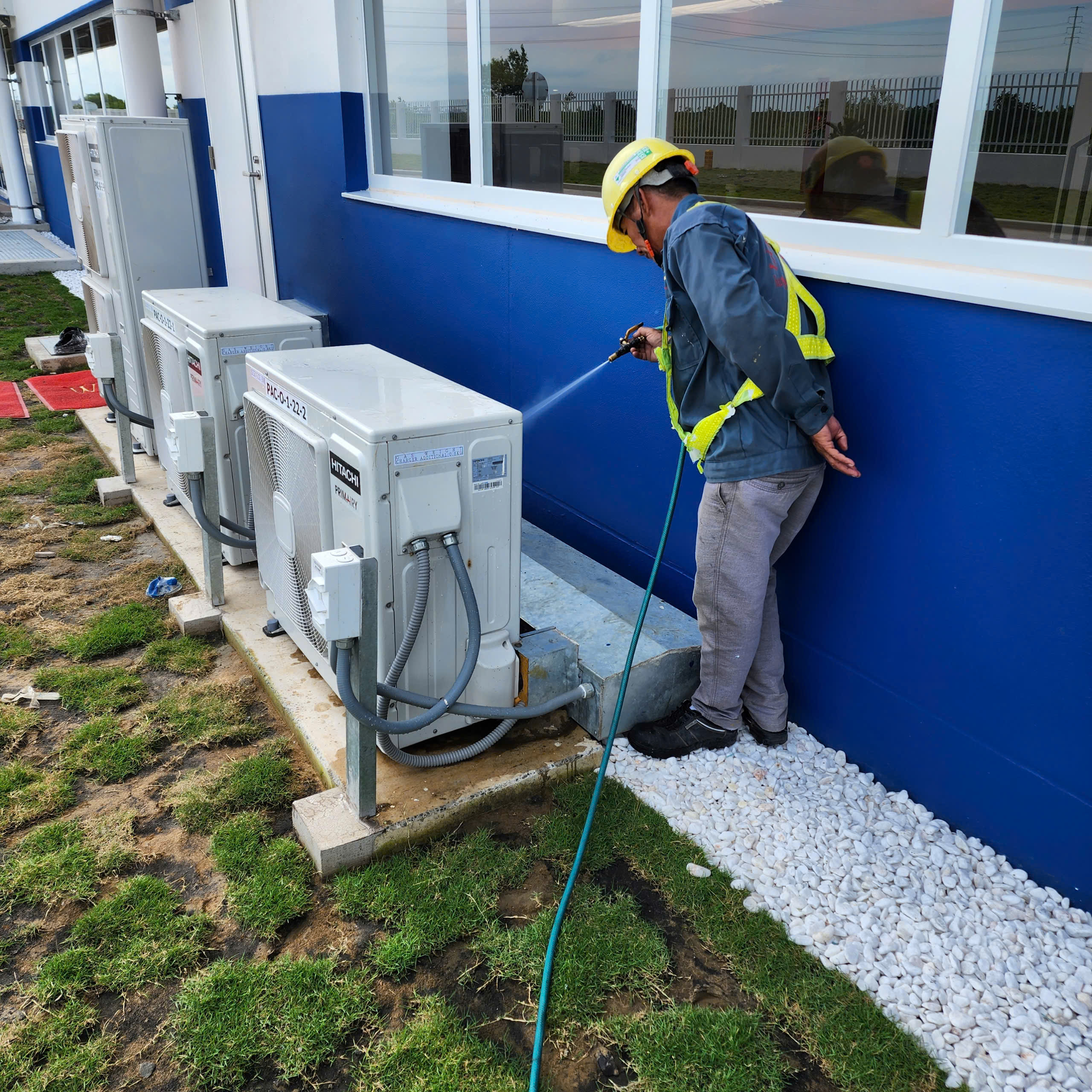 vệ sinh máy lạnh nước Chiller 1